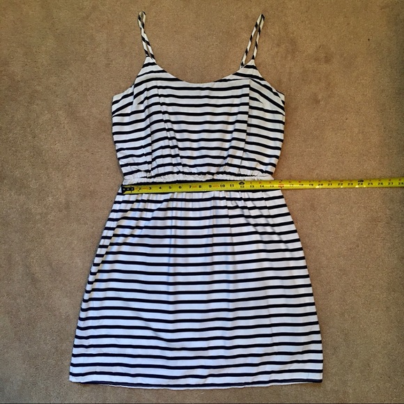 Old Navy Women's Sundress - Picture 4 of 12